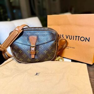 ✨ SOLD Classic LV Louis Vuitton crossbody monogram  💼